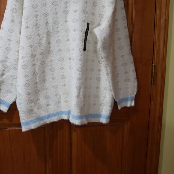 Torrid Plus Size 3 White Gemmie Pullover Sweater - Lurex Eyelash Knit - Picture 4 of 13